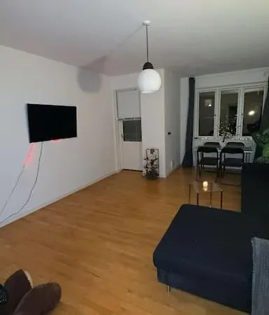 Pretty For 6 Guests Apartment